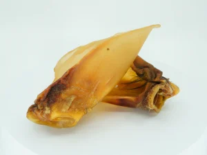 Getrockenete Rinderohren mit Muschel aus Schweizer Herkunft